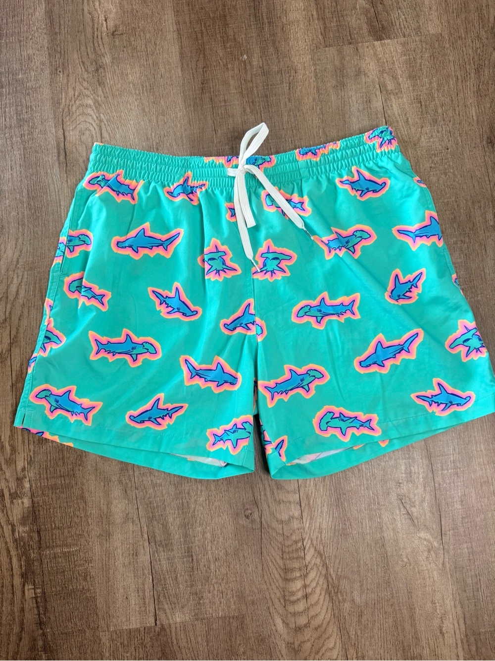 Chubbies Men’s XL Shark Print Green Swim Trunks